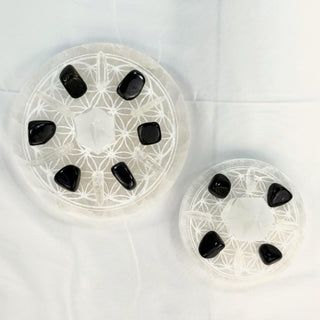 Crystal Grid Set for Protection beside the Mini Crystal Grid Set for Protection, size comparison